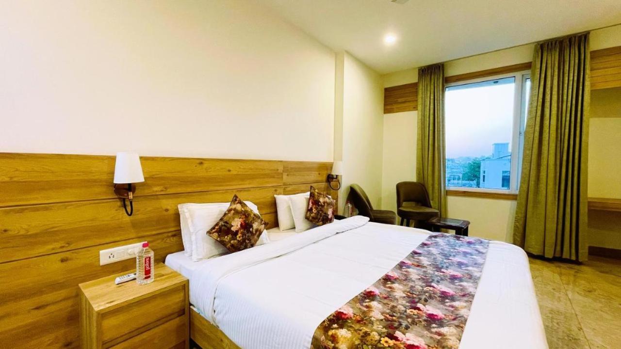אודייפור Hotel Amantran Inn מראה חיצוני תמונה