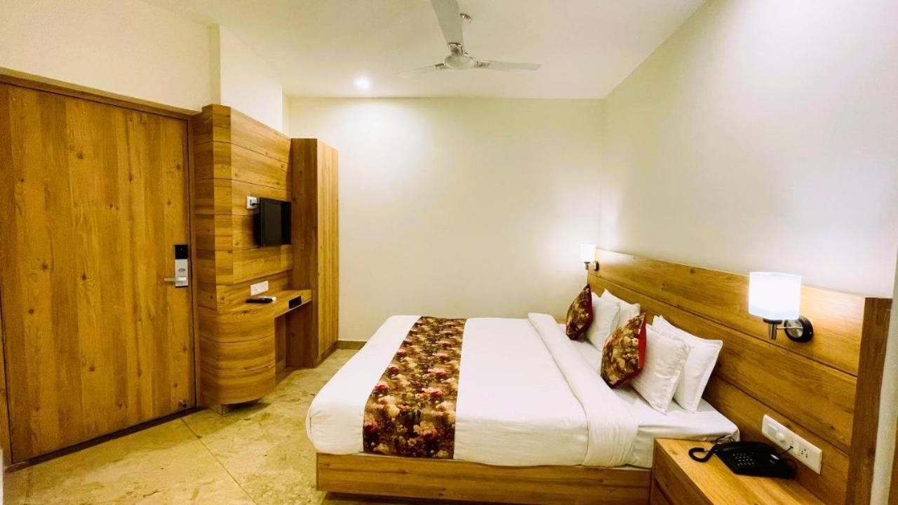 אודייפור Hotel Amantran Inn מראה חיצוני תמונה