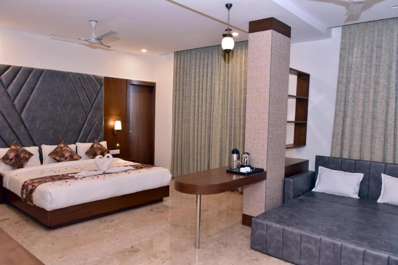 אודייפור Hotel Amantran Inn מראה חיצוני תמונה