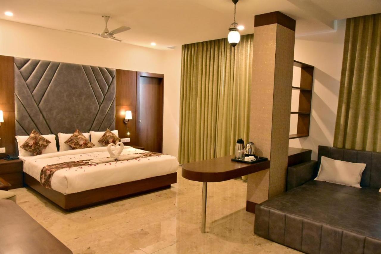 אודייפור Hotel Amantran Inn מראה חיצוני תמונה